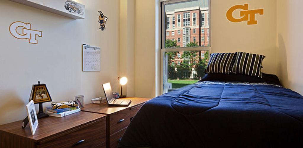 North Avenue Apartment Bedroom